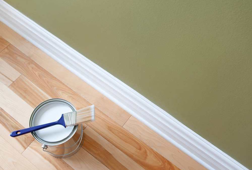 Should ceiling color match trim and molding?